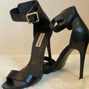 Black 4 inch strappy sandals